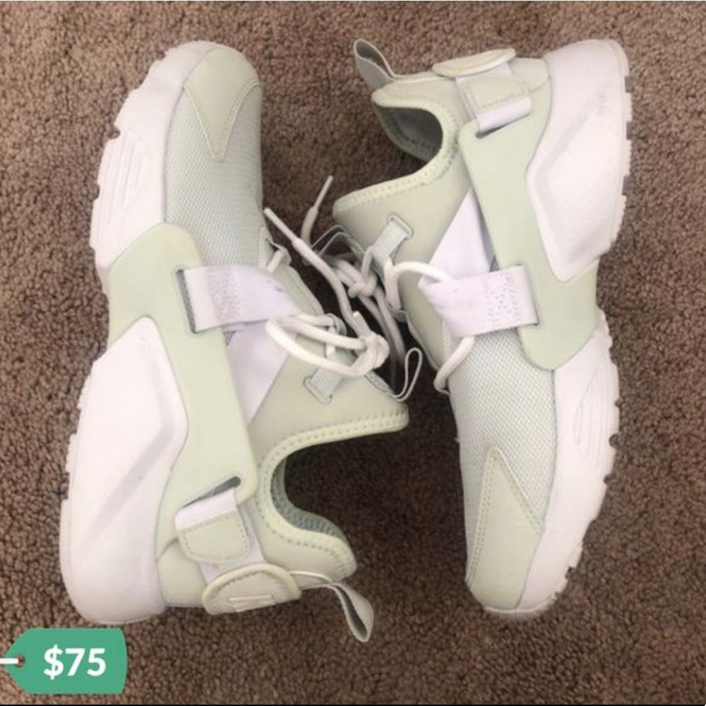 Nike huaraches size 8 mint